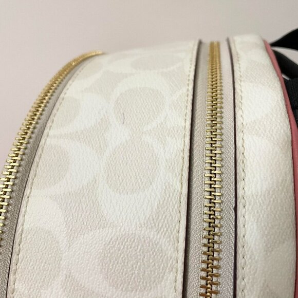 Coach Court Backpack - Picture 6 of 16